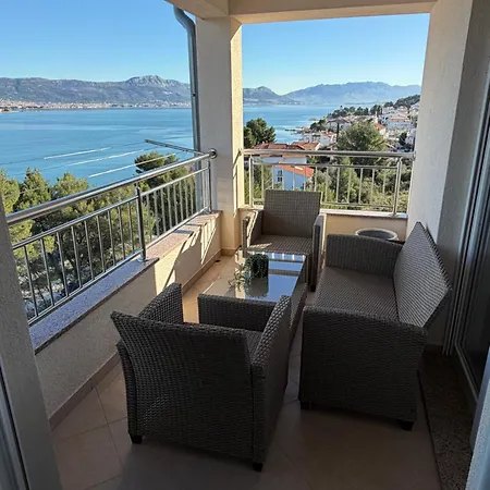 Islandsea - High End Retreat With Breathtaking Sea Views アパート トロギール
