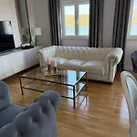 Islandsea - High End Retreat With Breathtaking Sea Views *