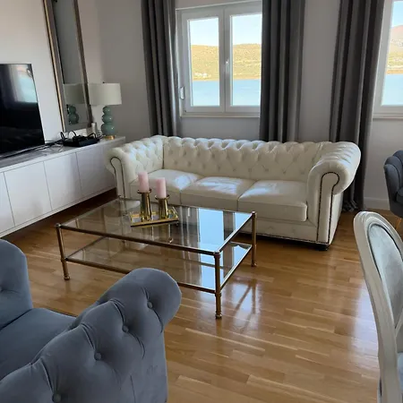 Islandsea - High End Retreat With Breathtaking Sea Views *
